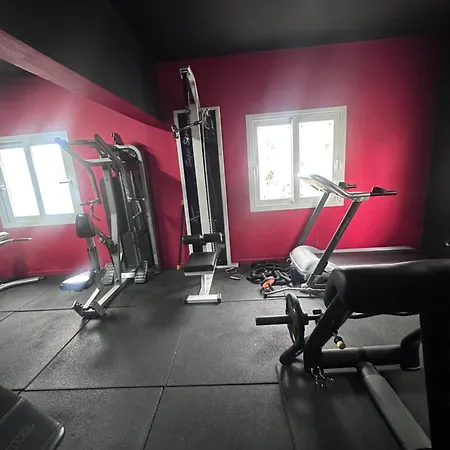 아파트 Dionisia Sunshine View House With Gym *