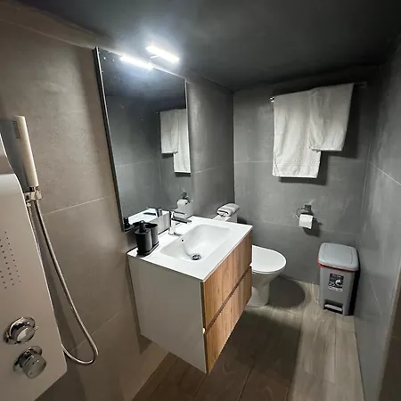 Dionisia Sunshine View House With Gym קפלוס