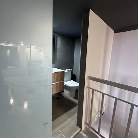 아파트 Dionisia Sunshine View House With Gym