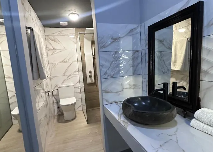 Dionisia Sunshine View House With Gym