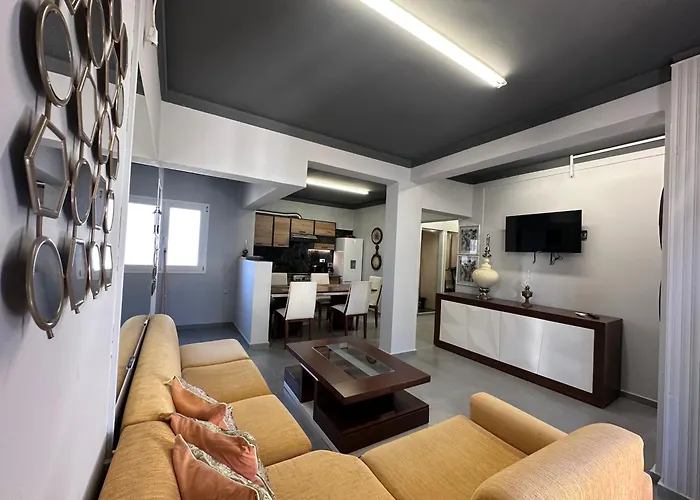 公寓 Dionisia Sunshine View House With Gym *